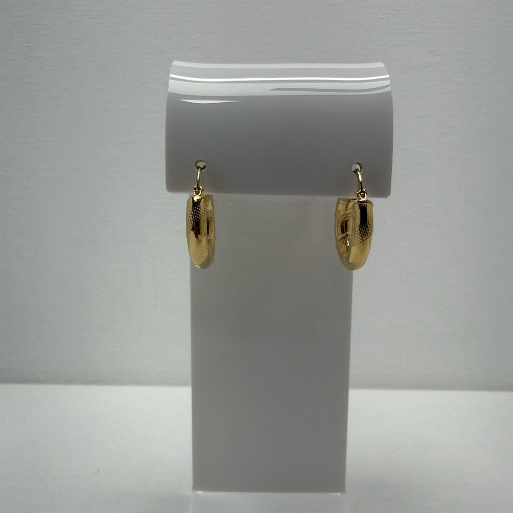 18K Genuine YG Gold Textured Hoop Earrings 18mm (Preowned) - Picture 10 of 17